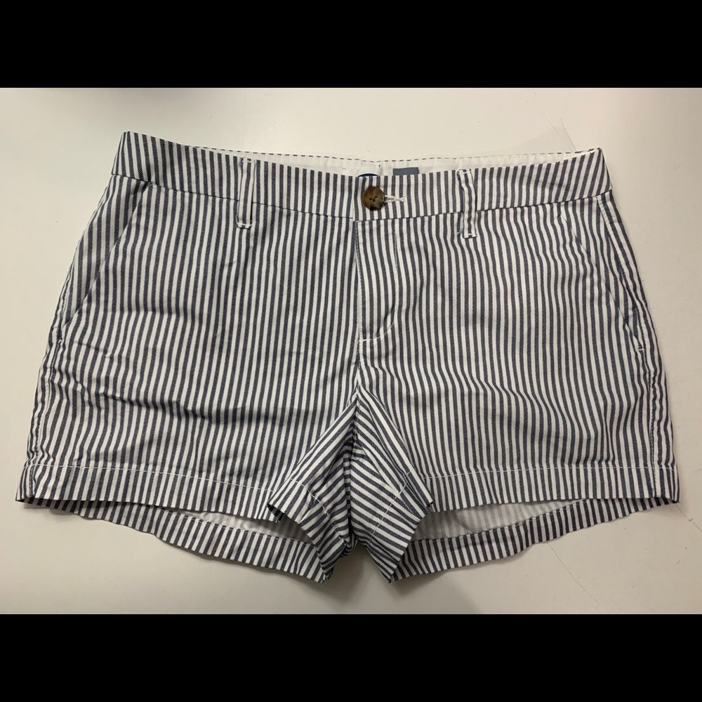 Old Navy Pinstripe Short (size 4)